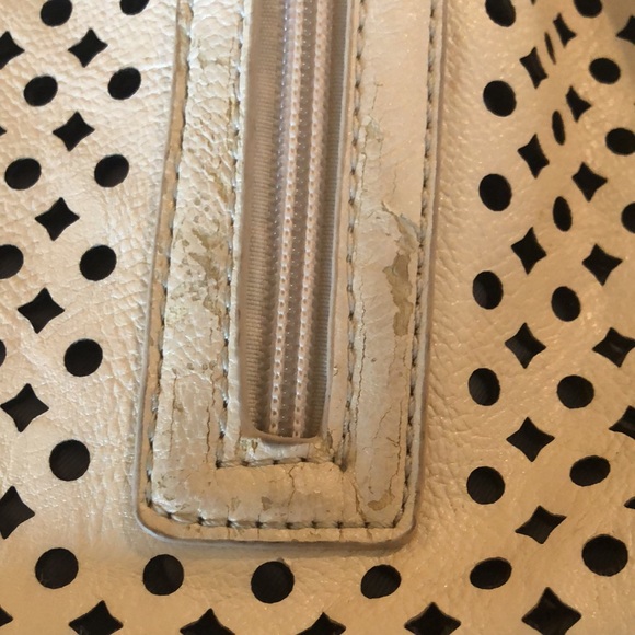 Samoe Style Convertible Handle Bucket Bag - Picture 11 of 11